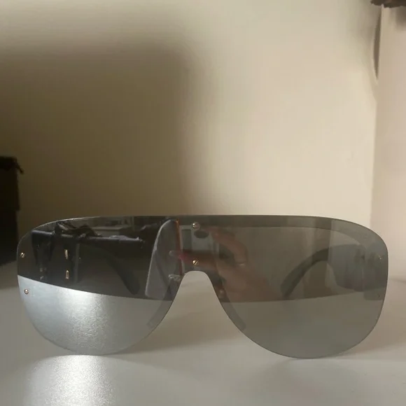 NEW Versace sunglasses. Never been worn before! s-l400.jpg main image 2